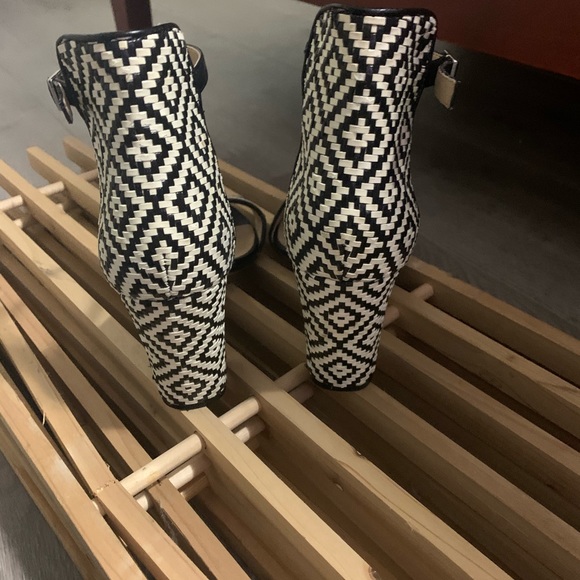 Zara strappy heeled shoe - Picture 3 of 4